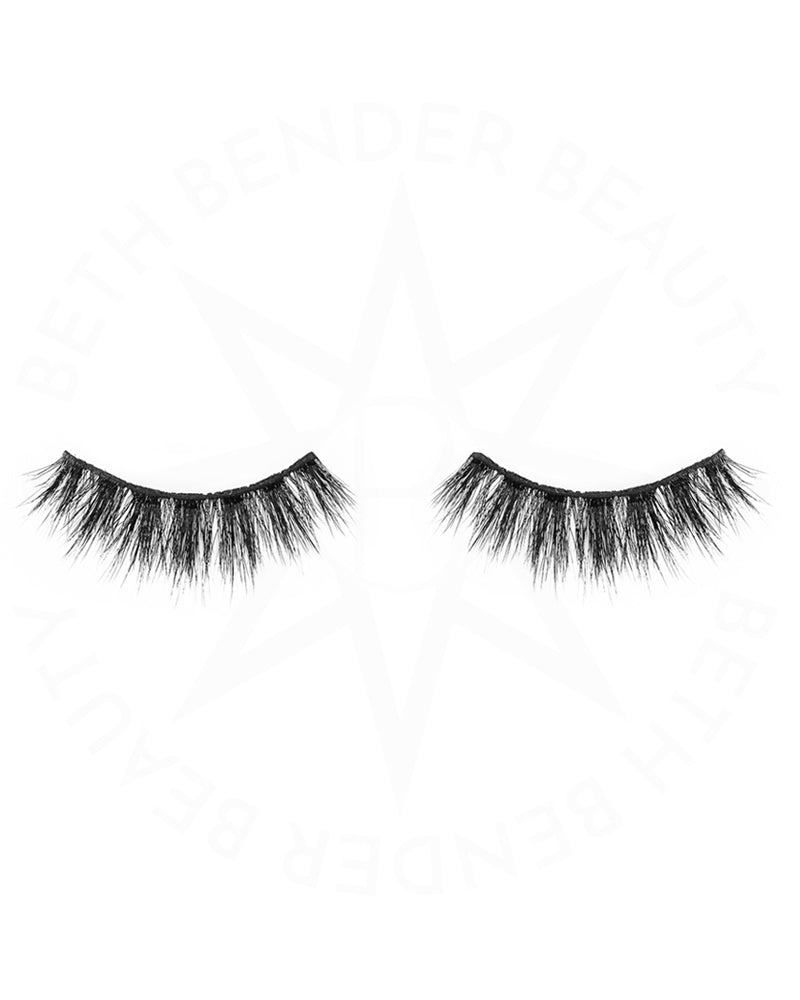 LASHOUT Lashes Mae