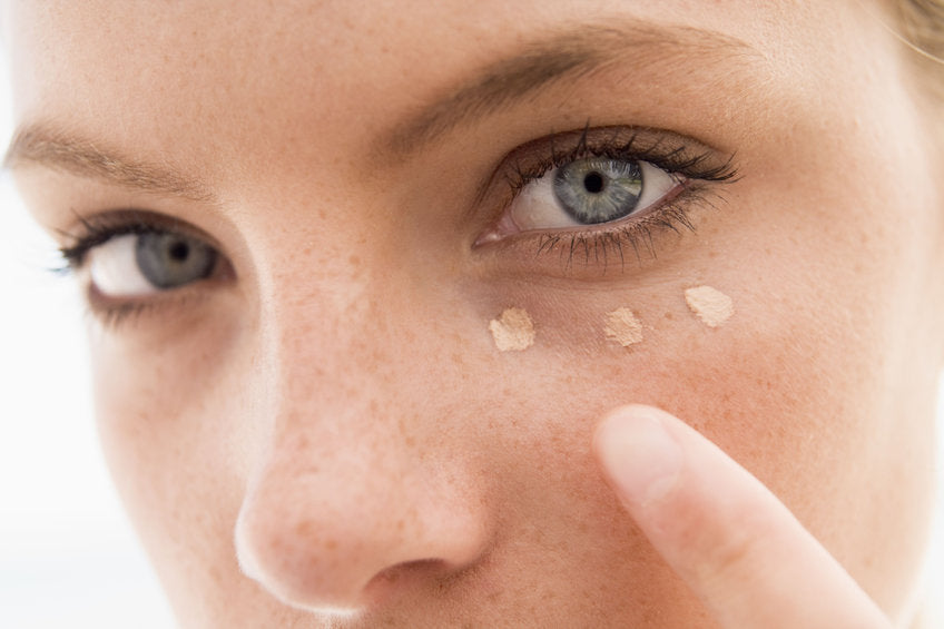 Best Pro Tips For Concealing Dark Circles