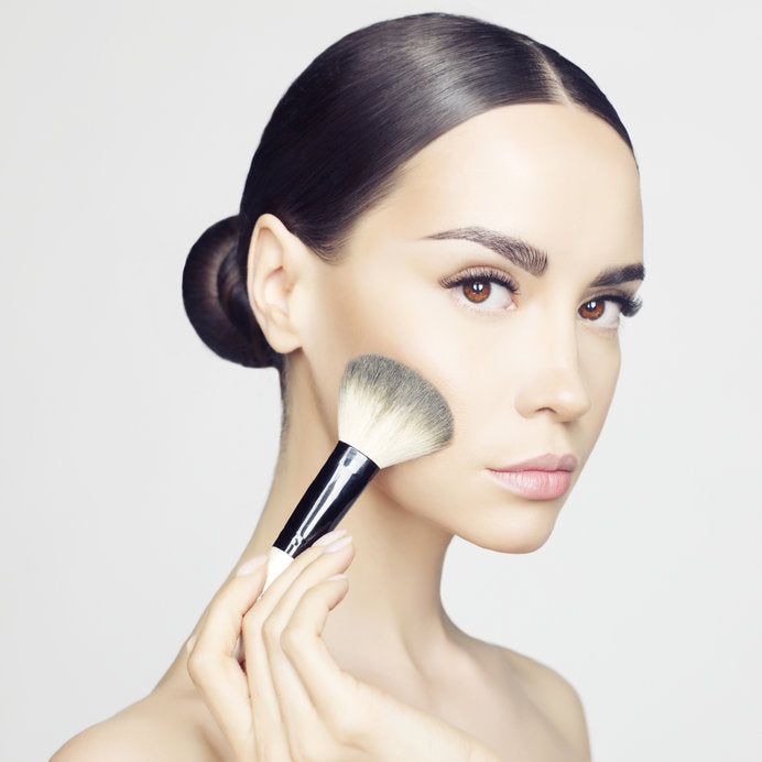 How to Maintain a Clean Makeup Routine