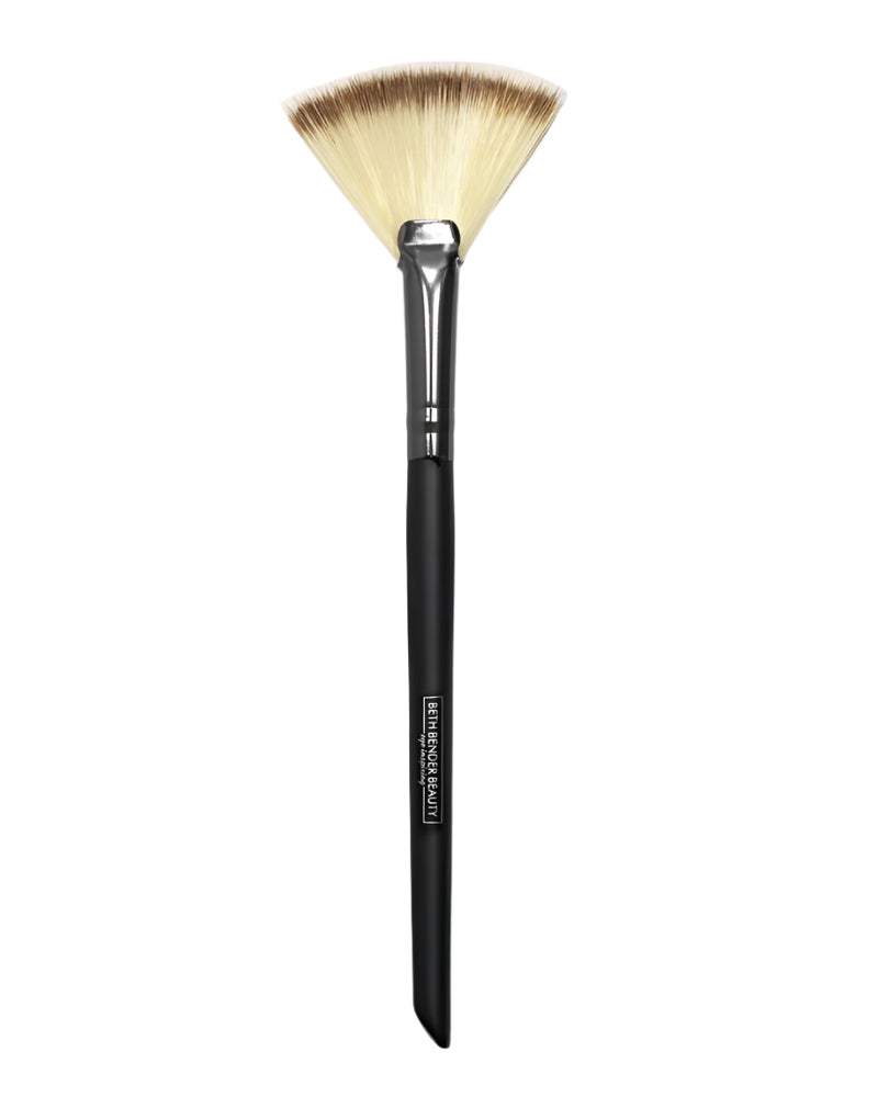 PRO Fan Highlighter Brush